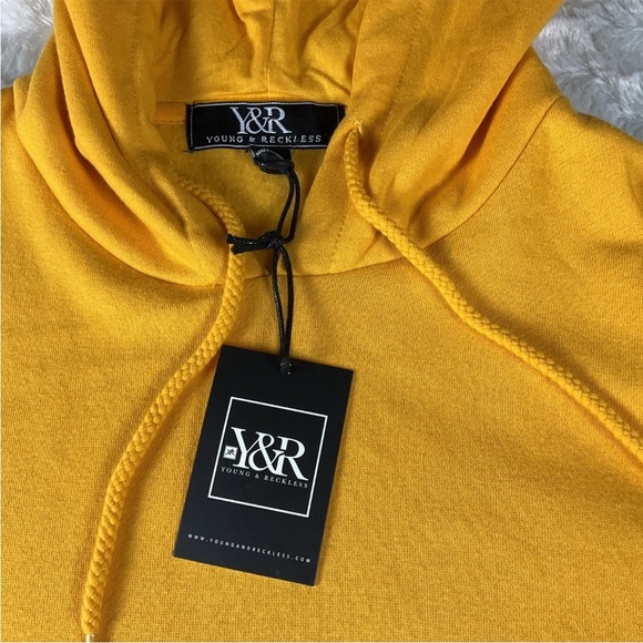 Young And Reckless Women’s Yellow Medium Cropped Top Hoodie New With Tags Winter - Picture 4 of 8